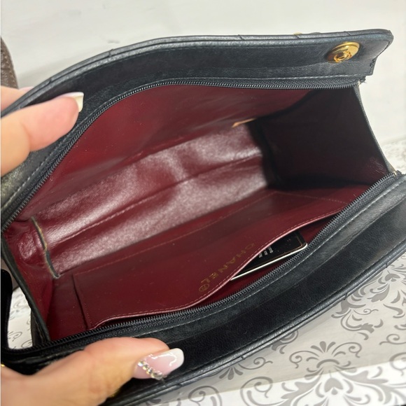 Chanel chevron stitch Lambskin Crossbody Bag with Dust Bag and Card. - Picture 7 of 10